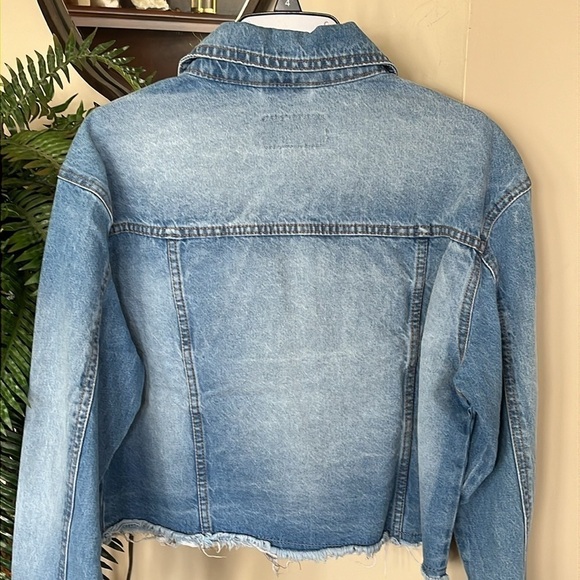 NWOT Red Star Button Up Jean Jacket Cotton Denim Faded Blue Cropped Frayed - Picture 7 of 10